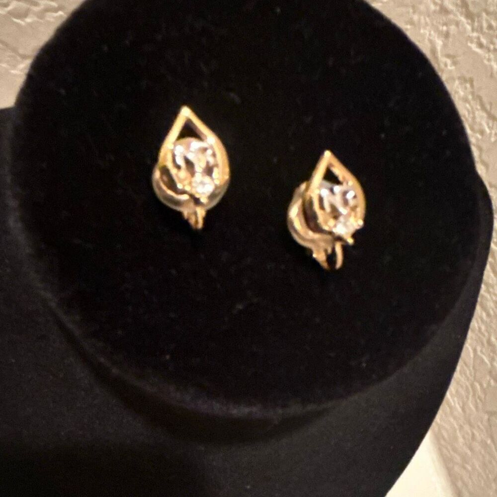 Vintage Nina Ricci Gold Plated Clip On Earrings NR Teardrop Logo With Gemstone